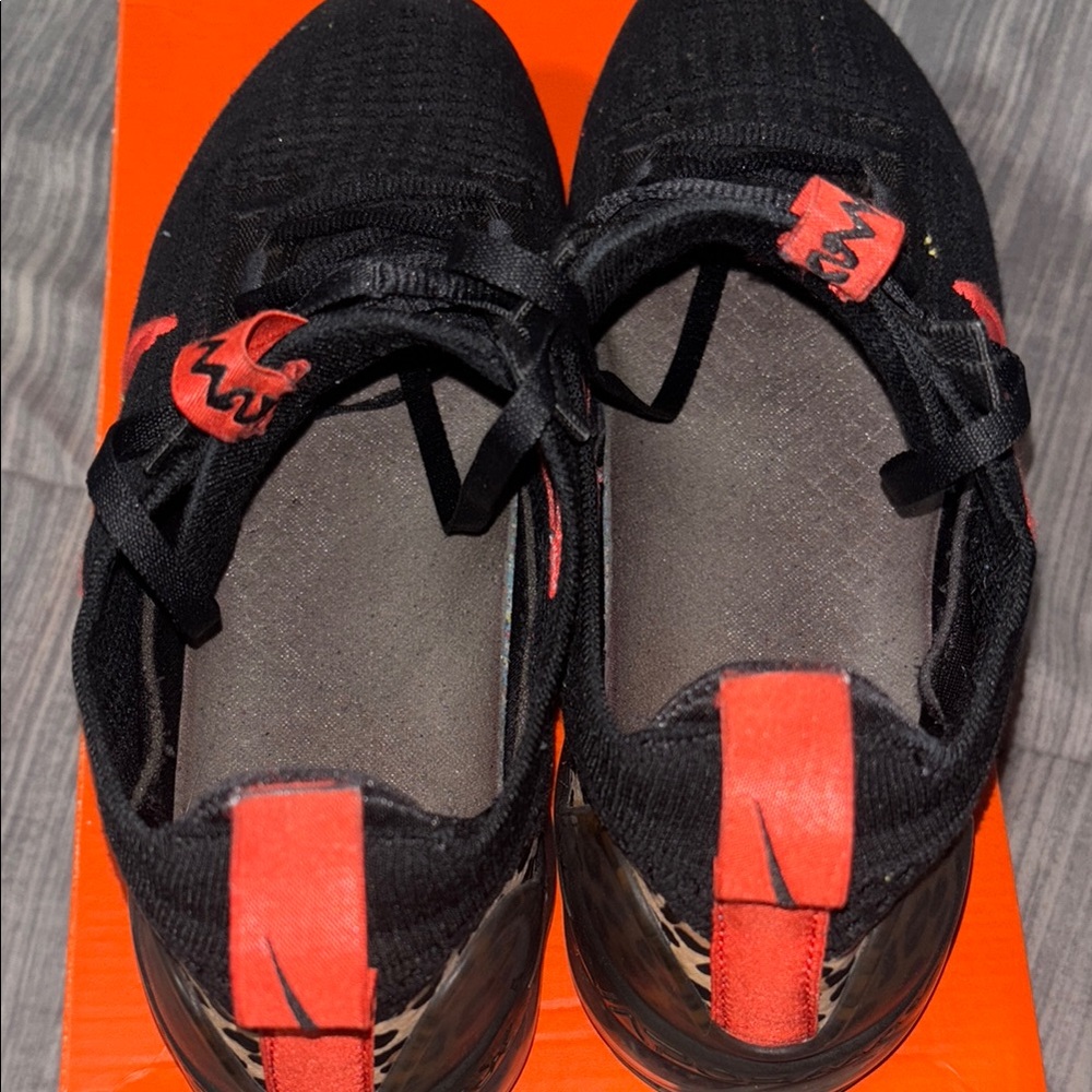 Nike Air Vapormax 2021 FK Black Red Sneakers - Picture 5 of 6